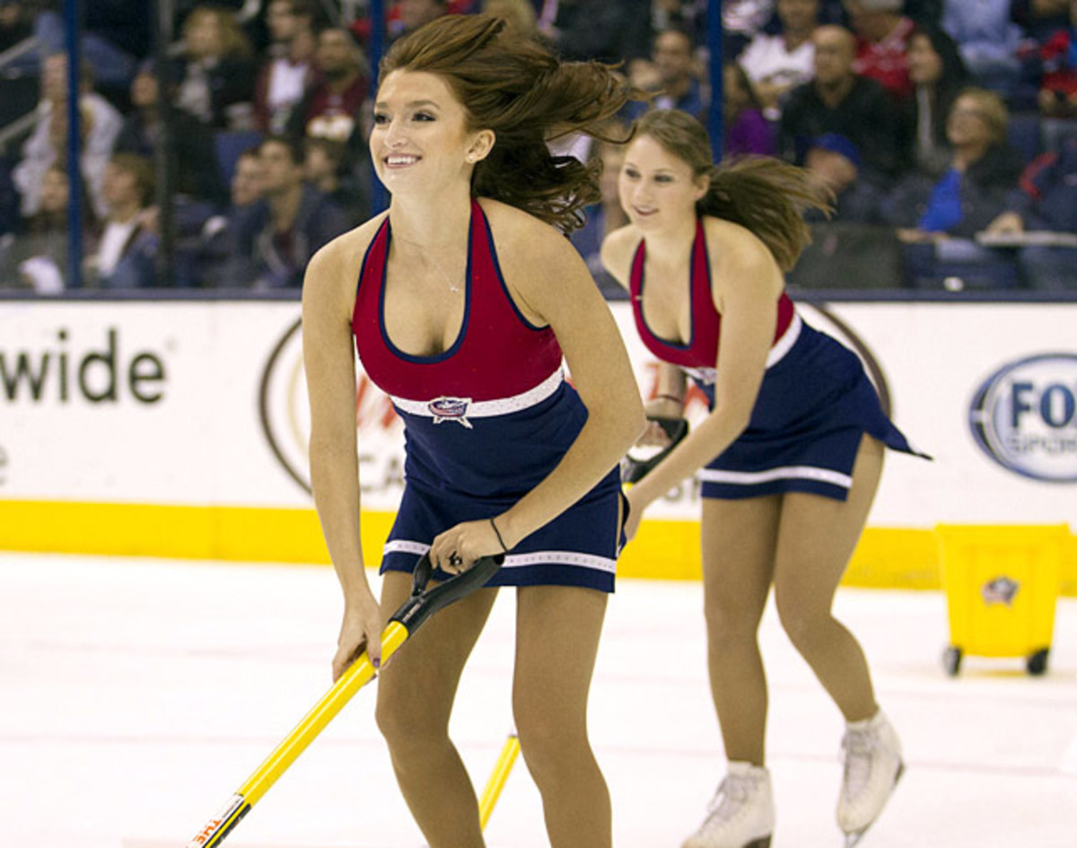 140421150546-columbus-blue-jackets-ice-crew-girls-ceh131020075-canucks-at-cbj-single-image-cut.jpg