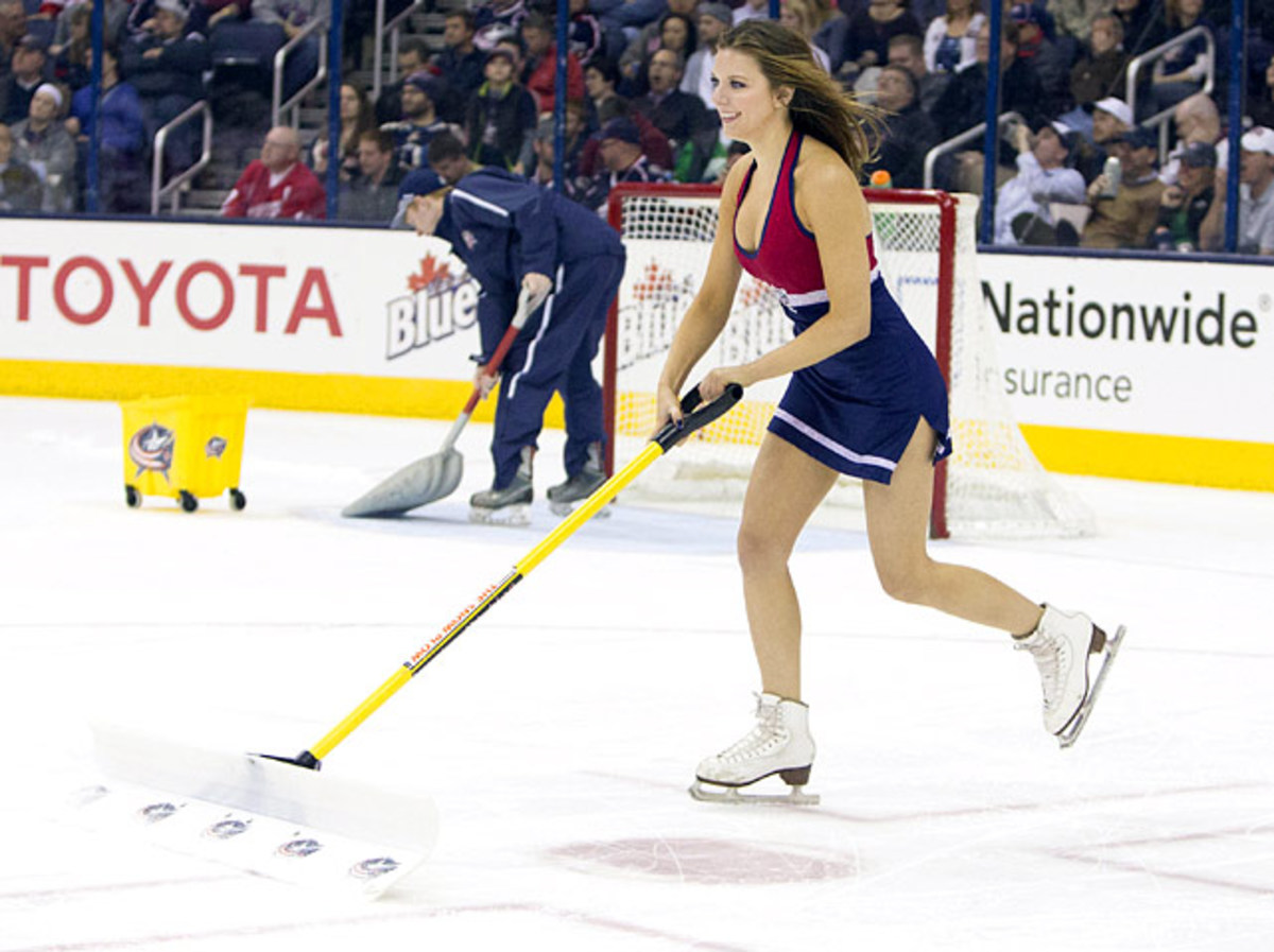 140421150858-columbus-blue-jackets-ice-crew-girls-ceh140311063-red-wings-at-cbj-single-image-cut.jpg