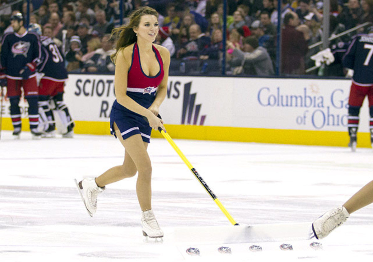 140421150820-columbus-blue-jackets-ice-crew-girls-ceh140125066-sabres-at-cbj-single-image-cut.jpg