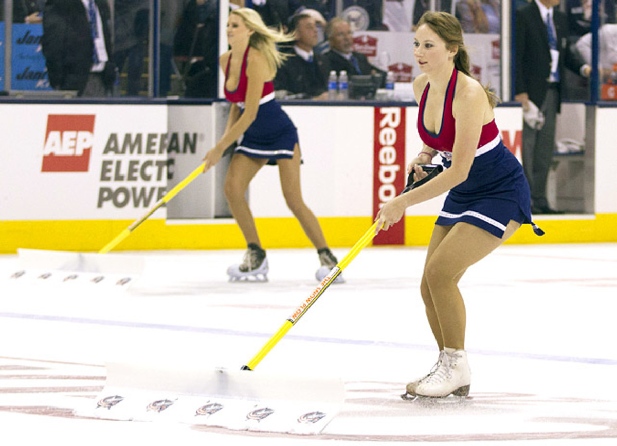 140421150533-columbus-blue-jackets-ice-crew-girls-ceh131004061-flames-at-cbj-single-image-cut.jpg