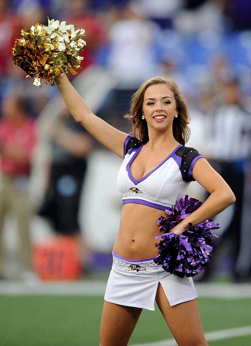 Baltimore-Ravens-cheerleaders-AP318006865460_3.jpg