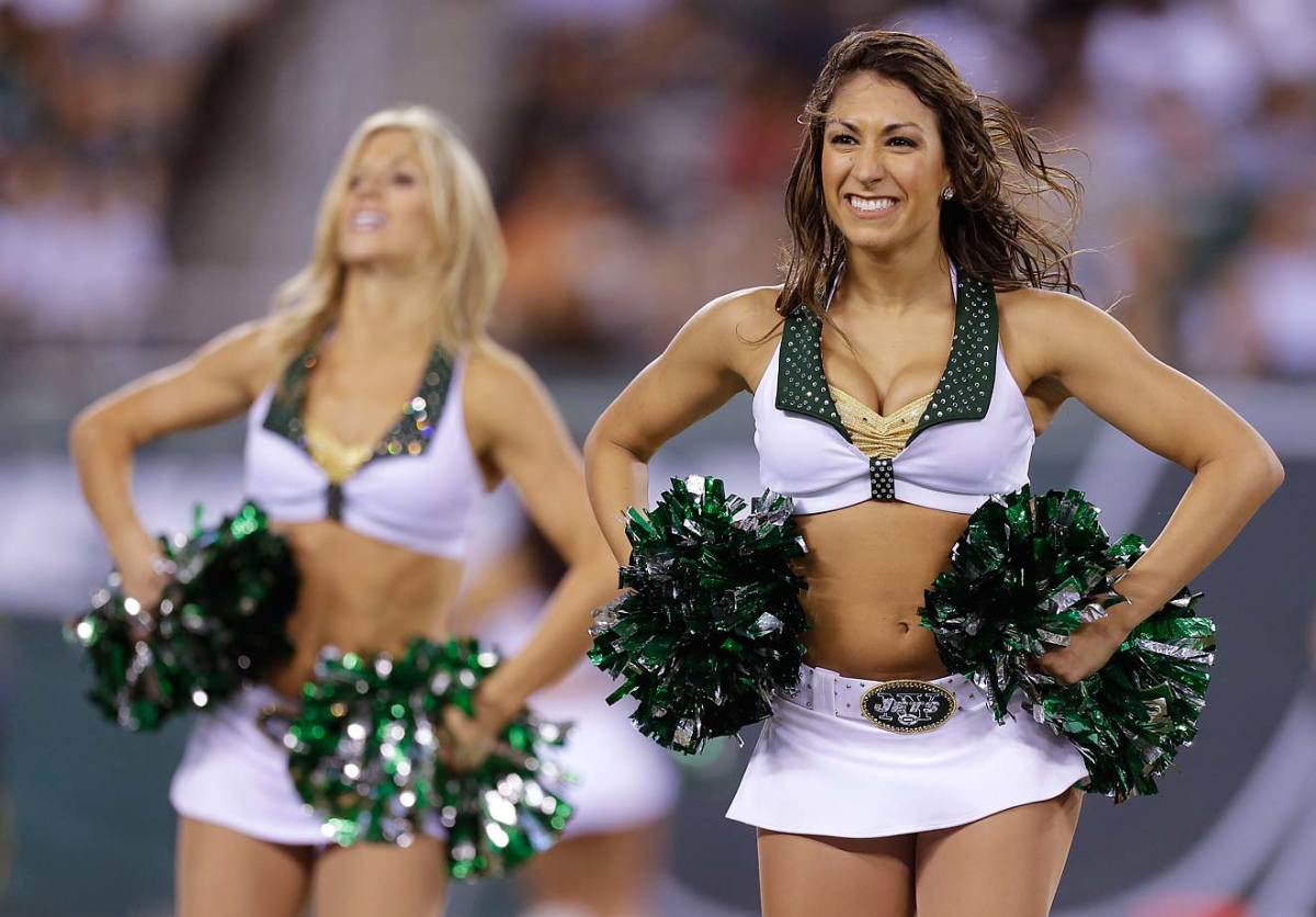 New-York-Jets-Flight-Crew-cheerleaders-AP966887715838_5.jpg