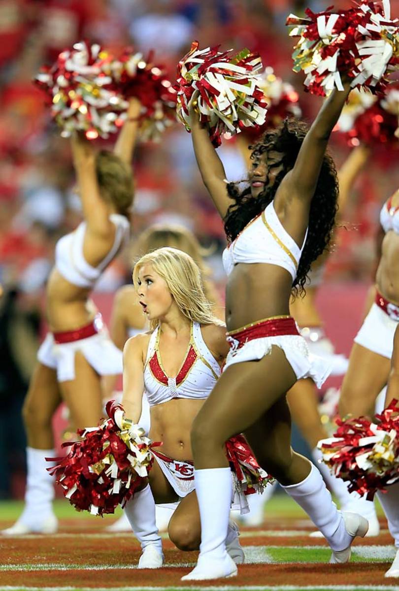 Kansas-City-Chiefs-cheerleaders-453318018.jpg