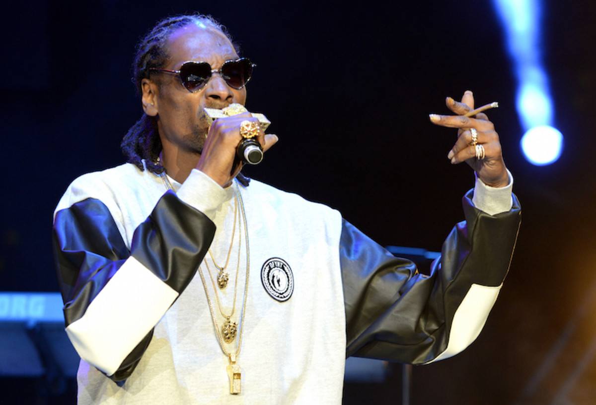 Snoop Dogg piles on USC after loss to UCLA - Sports Illustrated