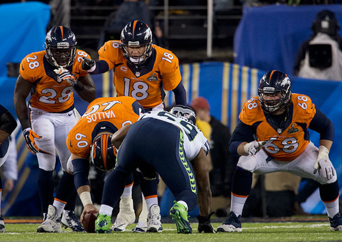 Peyton Manning tells David Letterman he doesn't like on-field microphones