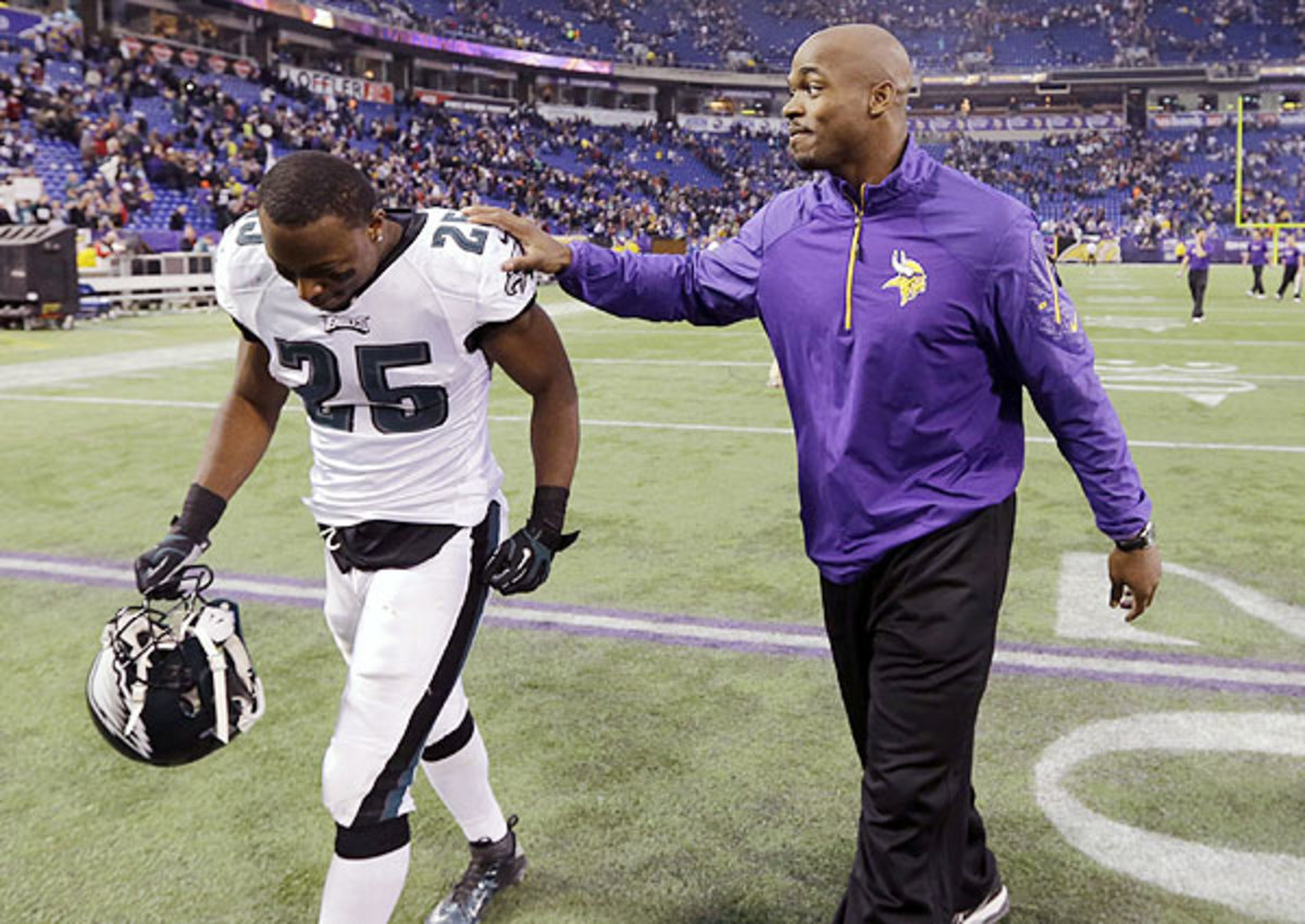 Adrian Peterson laughs off LeSean McCoy claim he's best running back in NFL