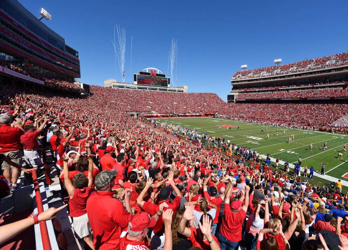 Nebraska-fans-Sea-of-Red-X158618_TK1_590.jpg