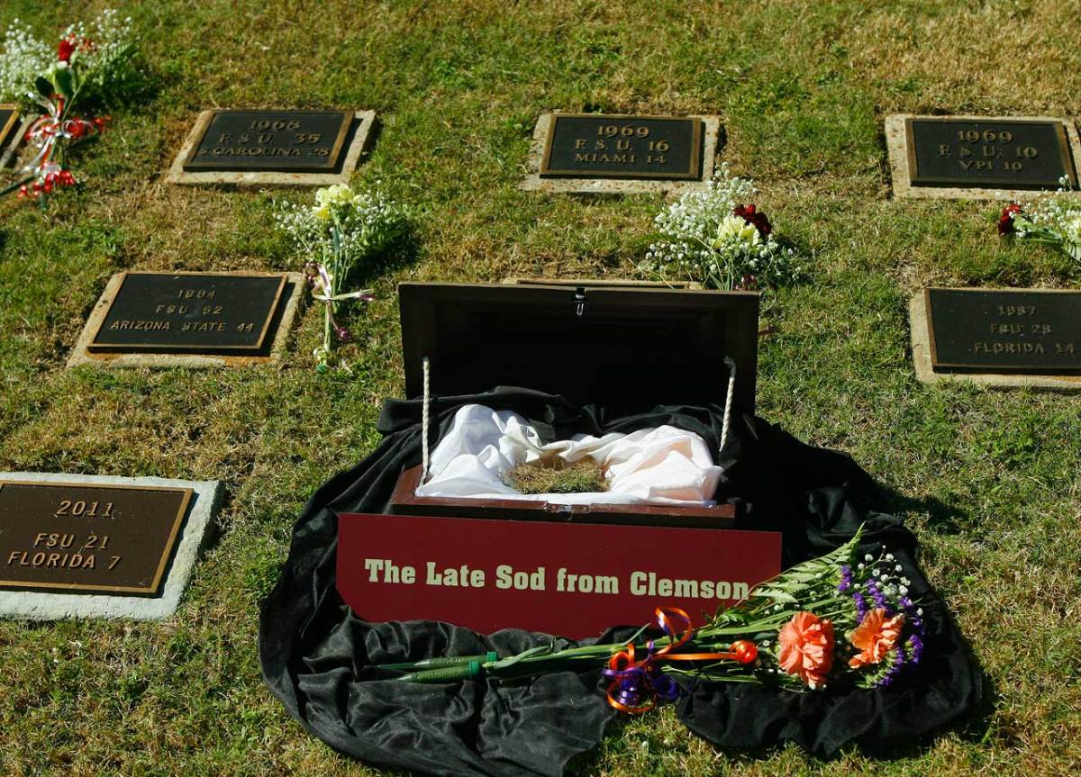 Florida-State-Seminoles-Sod-Cemetery.jpg