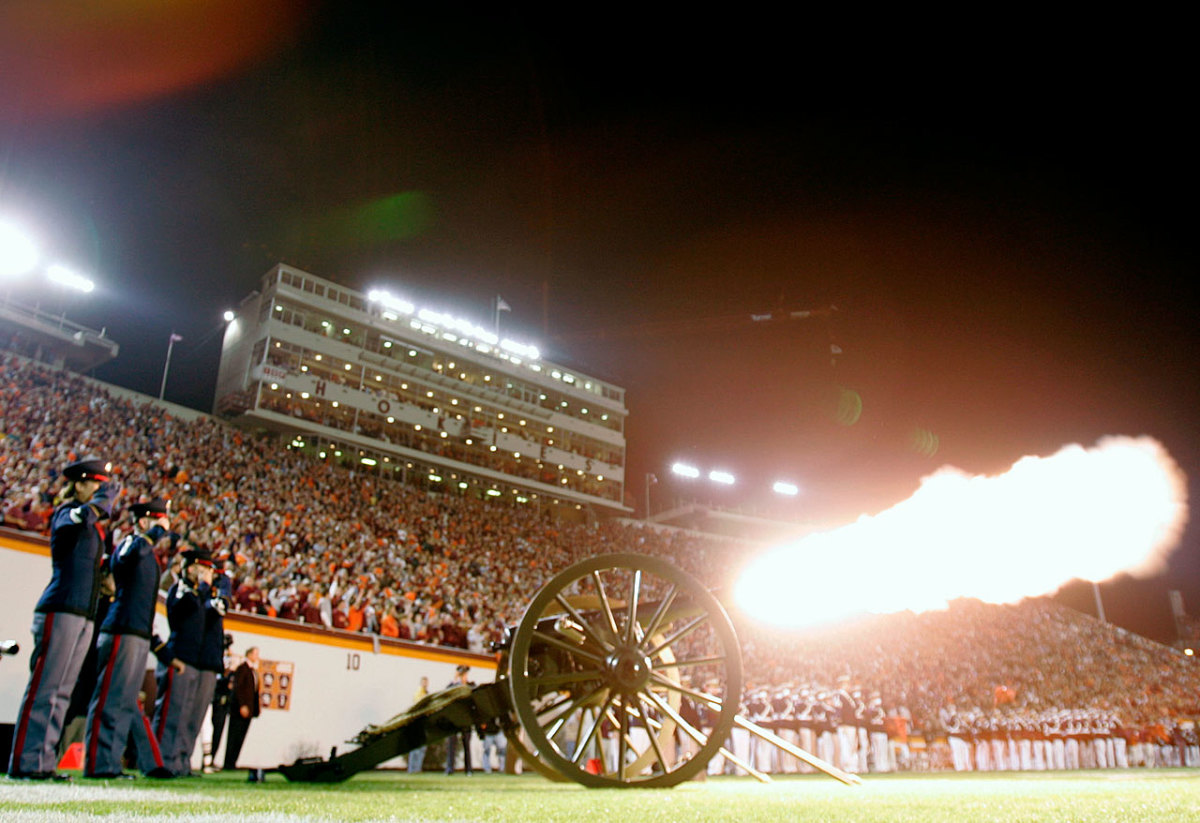 Virginia-Tech-cannon-Skipper.jpg