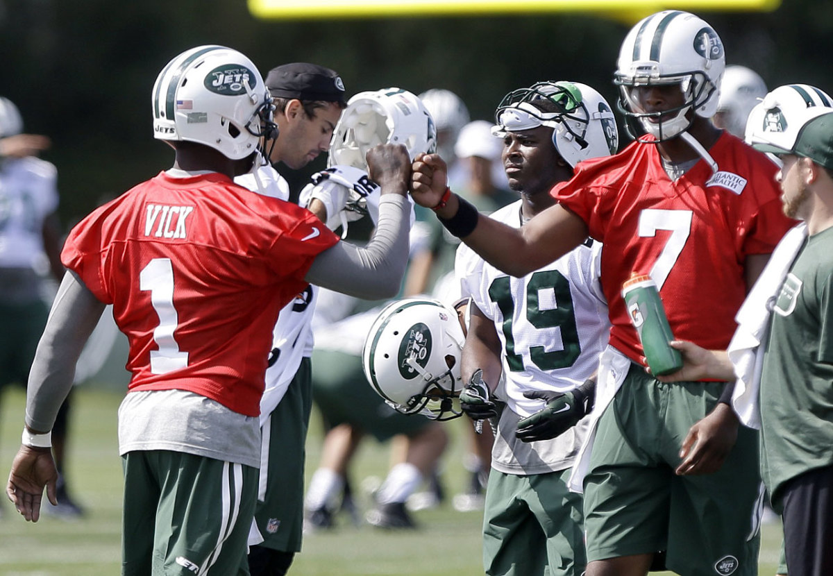 Geno Smith, Brown train at Steelers' facility on Wednesday