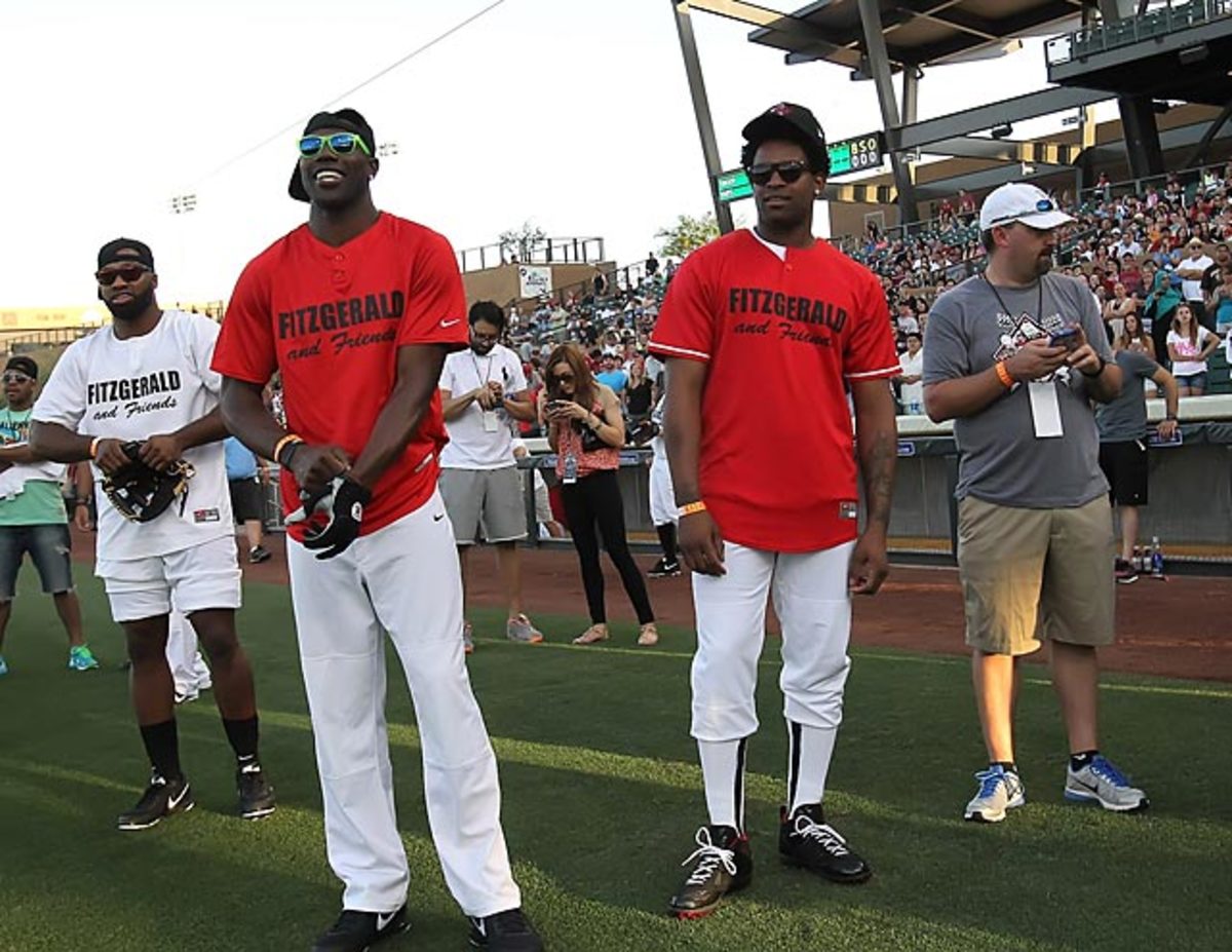 140121163828-michael-crabtree-terell-owens-10399-larry-celeb-softball-2013-by4-6456-single-image-cut.jpg