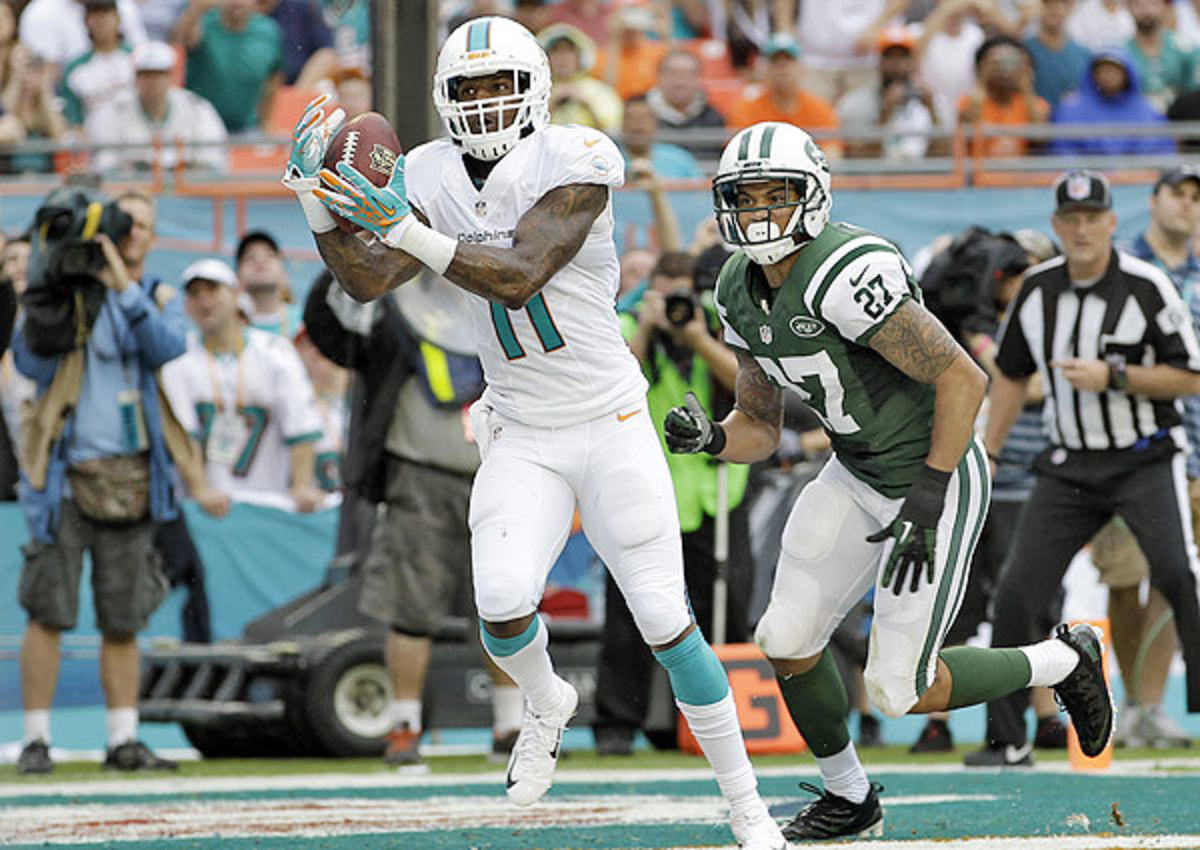 Mike Wallace admits to being confused with Miami Dolphins offense ...