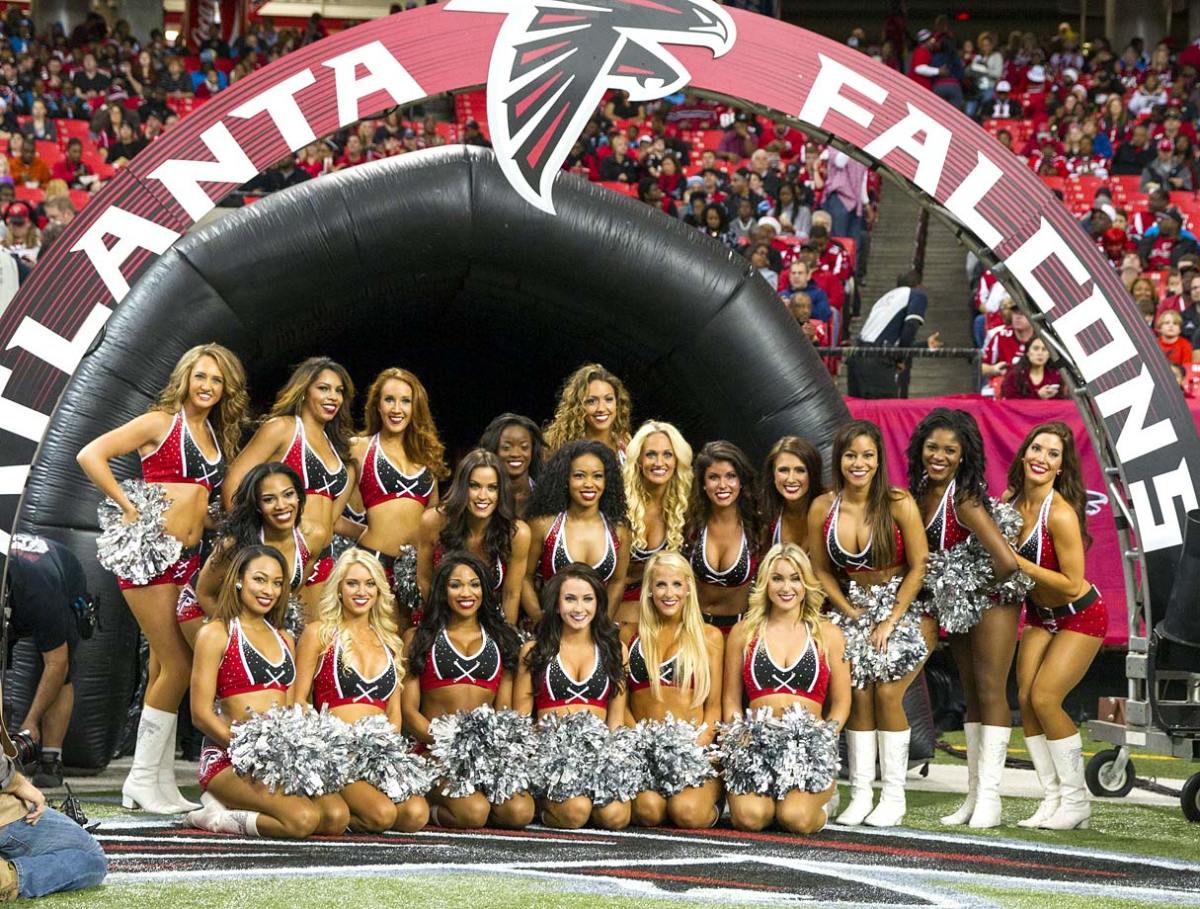 NFL Cheerleaders: Week 17 - Sports Illustrated