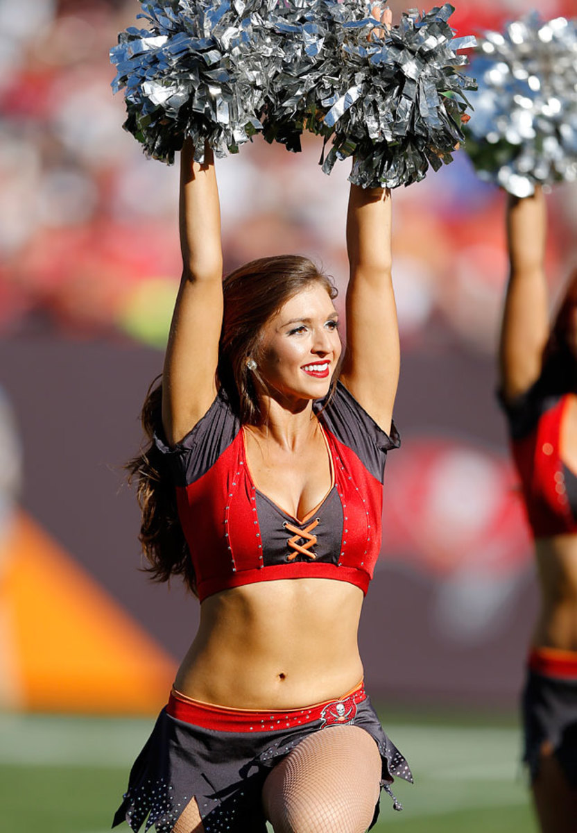 Tampa-Bay-Buccaneers-cheerleaders-460875070_10.jpg