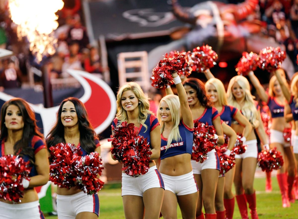 Houston-Texans-cheerleaders-AP673258818454_13.jpg