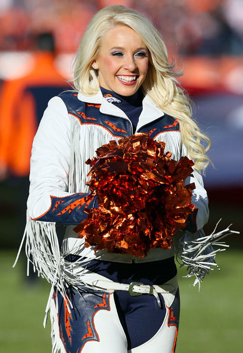 Denver-Broncos-cheerleaders-252141228003_Raiders_at_Broncos.jpg