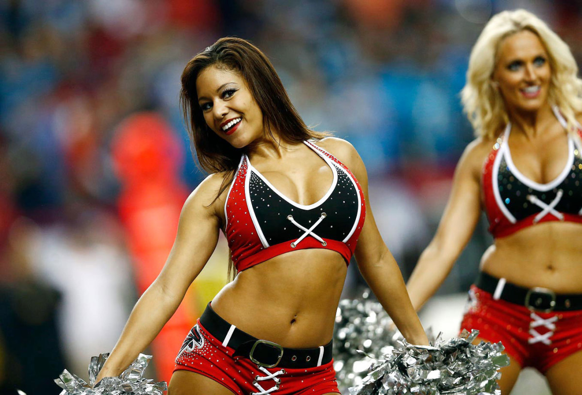 NFL Cheerleaders: Week 17 - Sports Illustrated