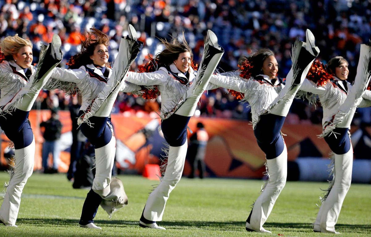 Denver-Broncos-cheerleaders-AP203165603661_5.jpg