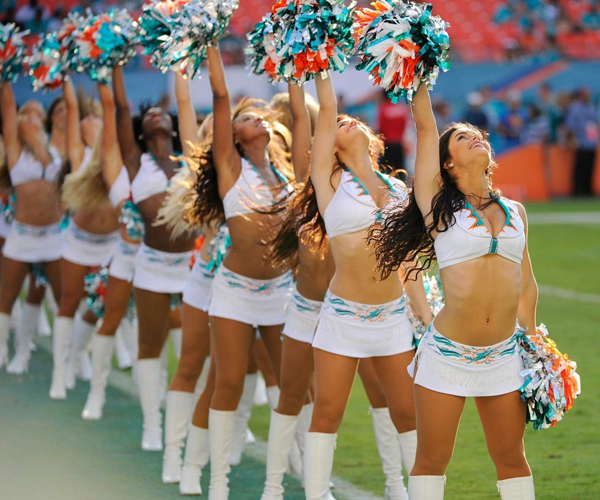 Miami-Dolphins-cheerleaders-796141228039_Jets_at_Dolphins.jpg