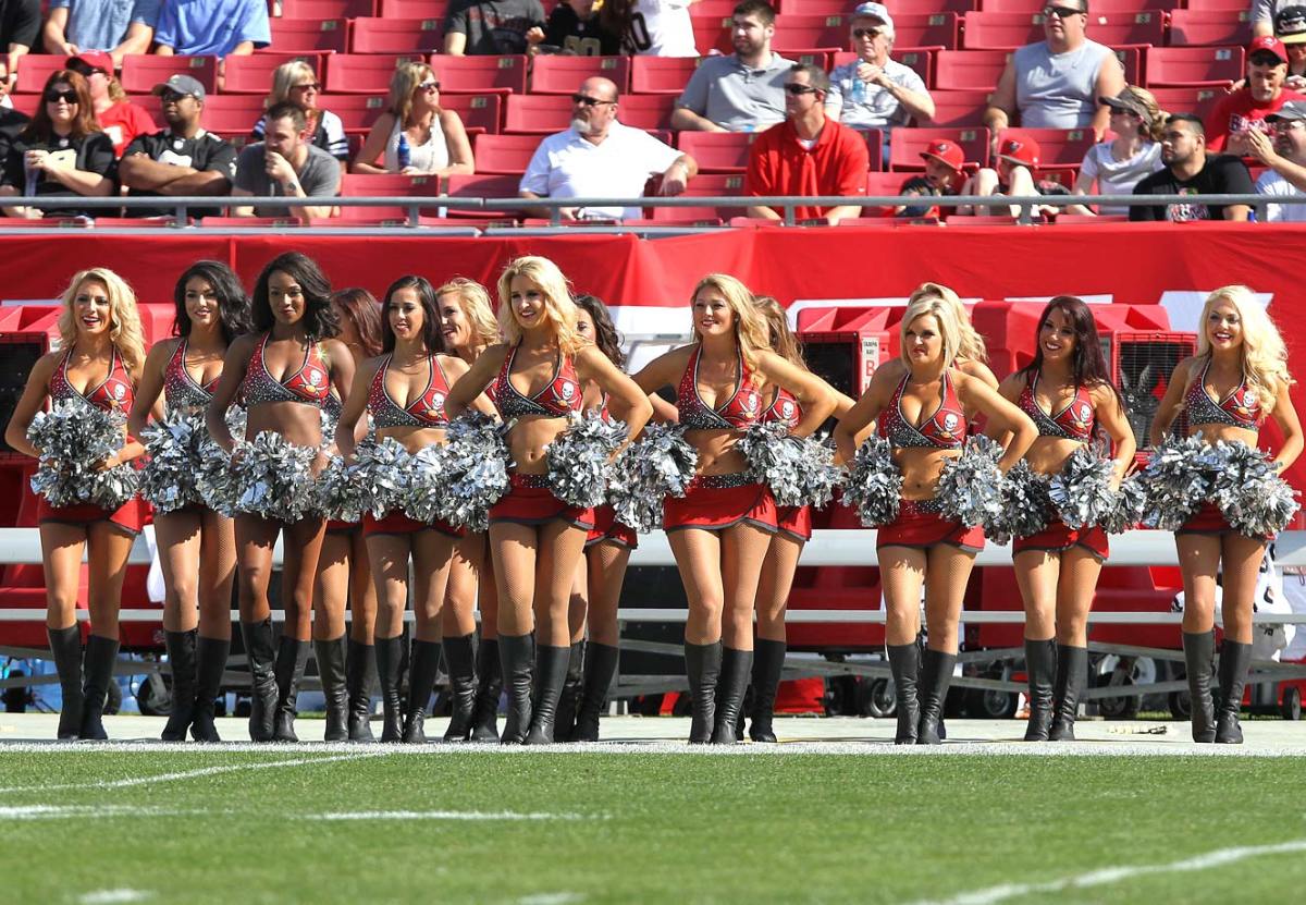 Tampa-Bay-Buccaneers-cheerleaders-357141228427_Saints_at_Bucs.jpg