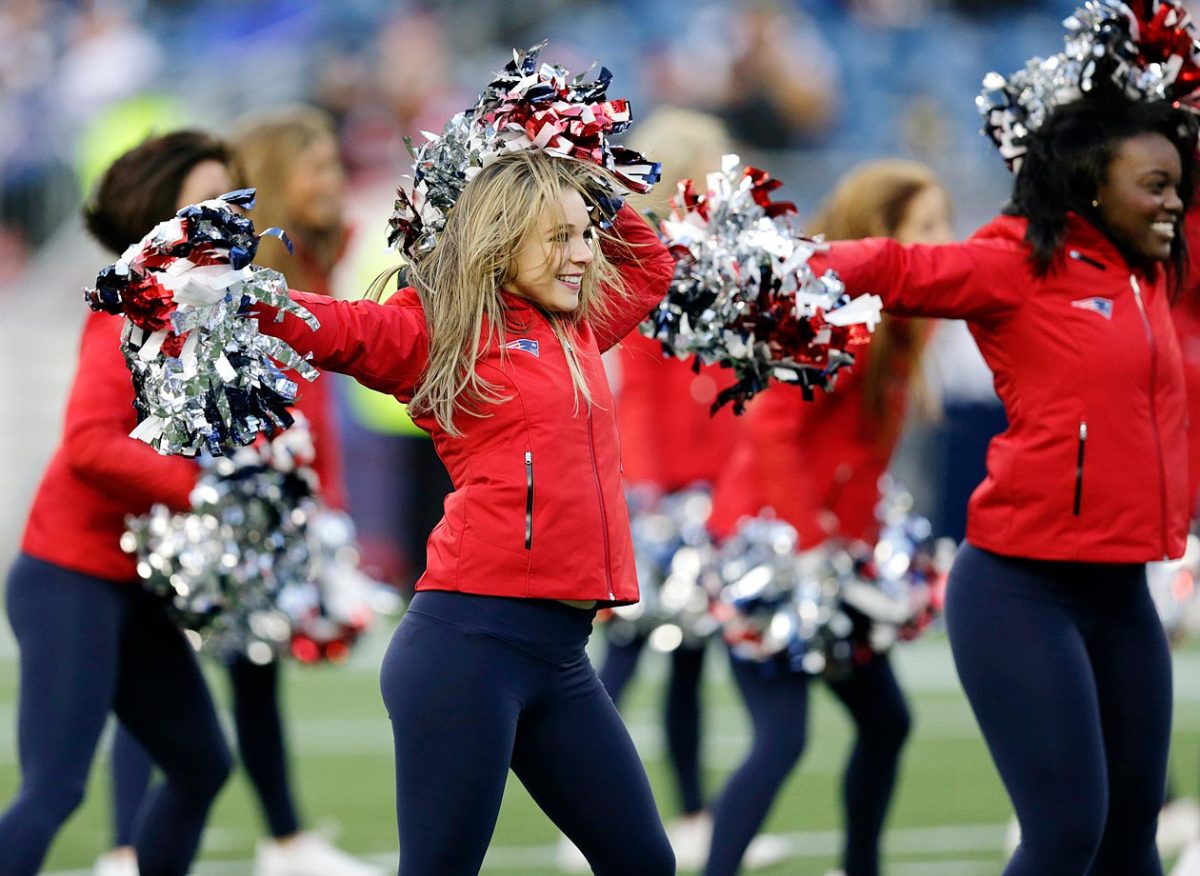 New-England-Patriots-cheerleaders-AP513457927694_9.jpg