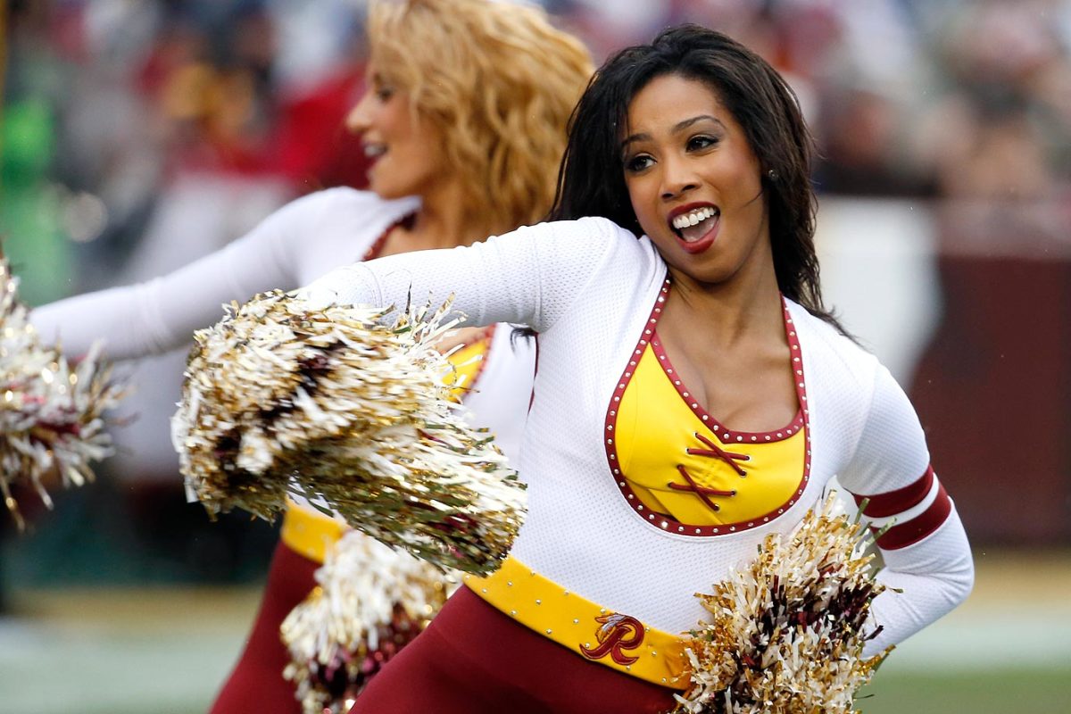 Washington-Redskins-cheerleaders-AP332566945953_11.jpg