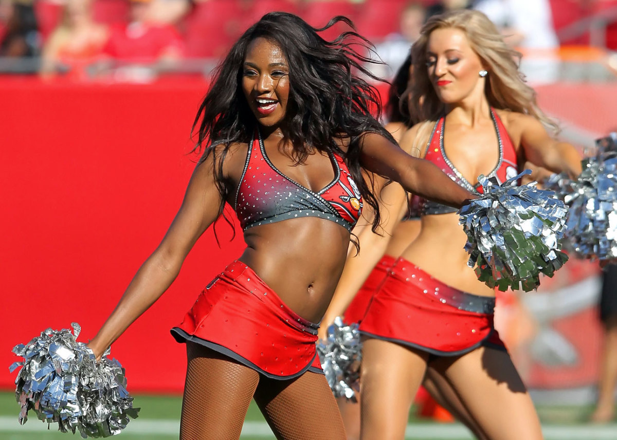 Tampa-Bay-Buccaneers-cheerleaders-357141228431_Saints_at_Bucs.jpg