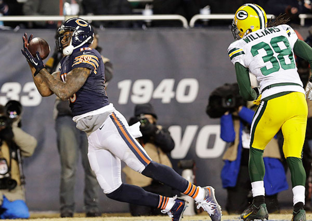 Brandon Marshall signs 3-year extension with Bears 