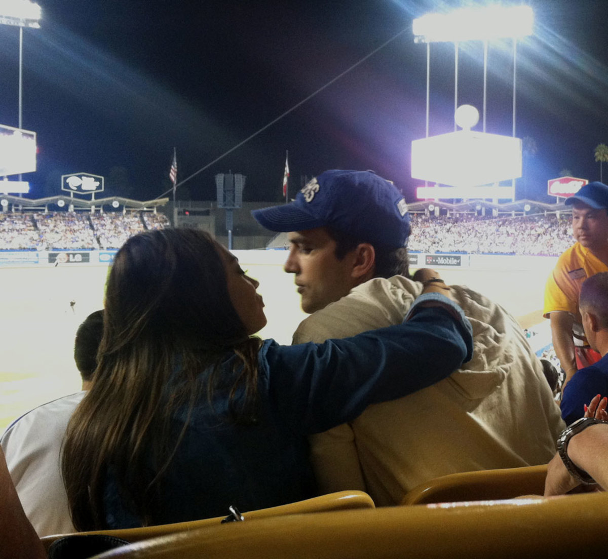 2013-0914-Mila-Kunis-Ashton-Kutcher.jpg