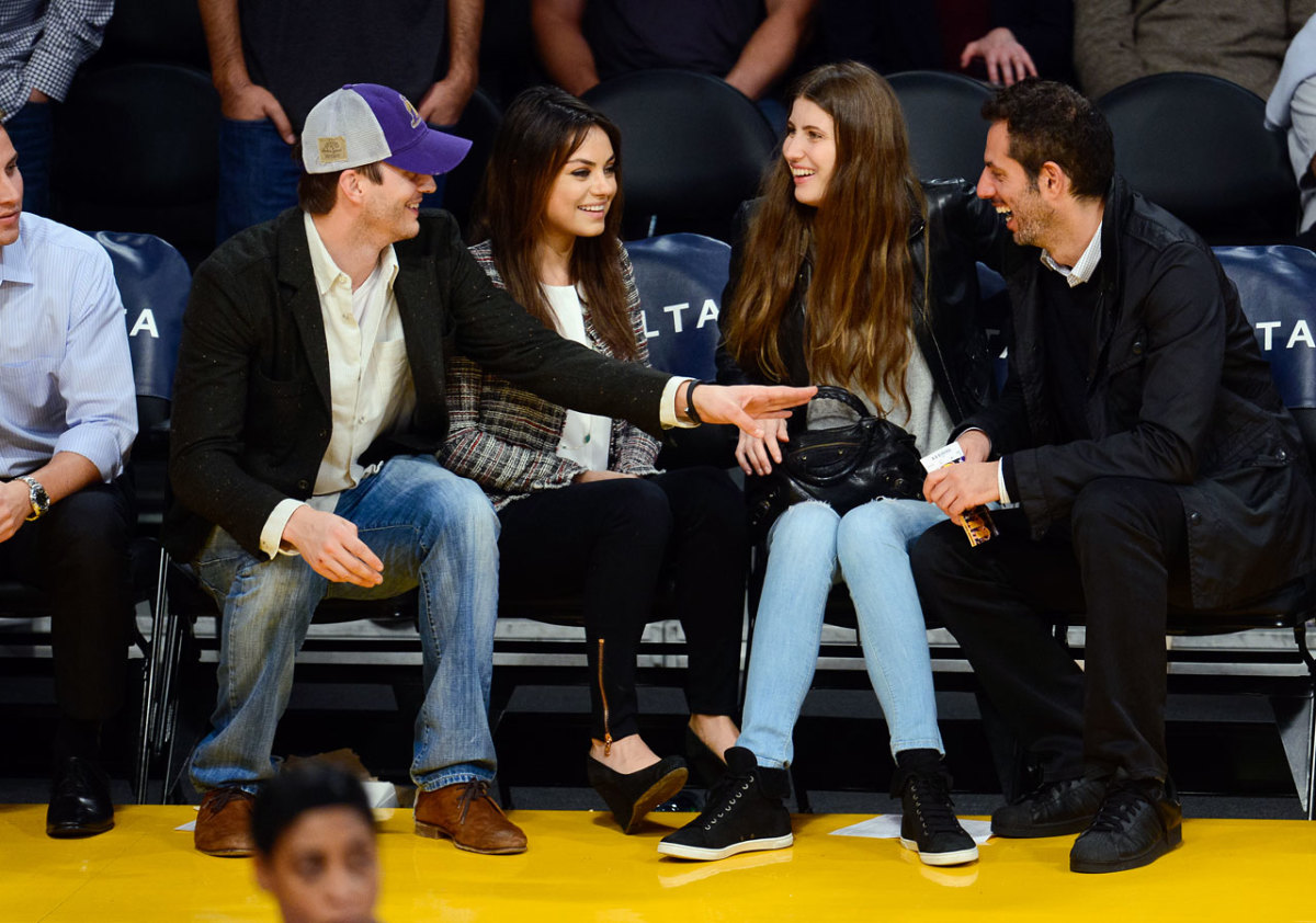 2014-0304-Mila-Kunis-Ashton-Kutcher(3).jpg