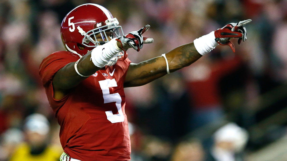 Alabama Moves Up To No. 1 In Latest College Football Playoff Rankings ...