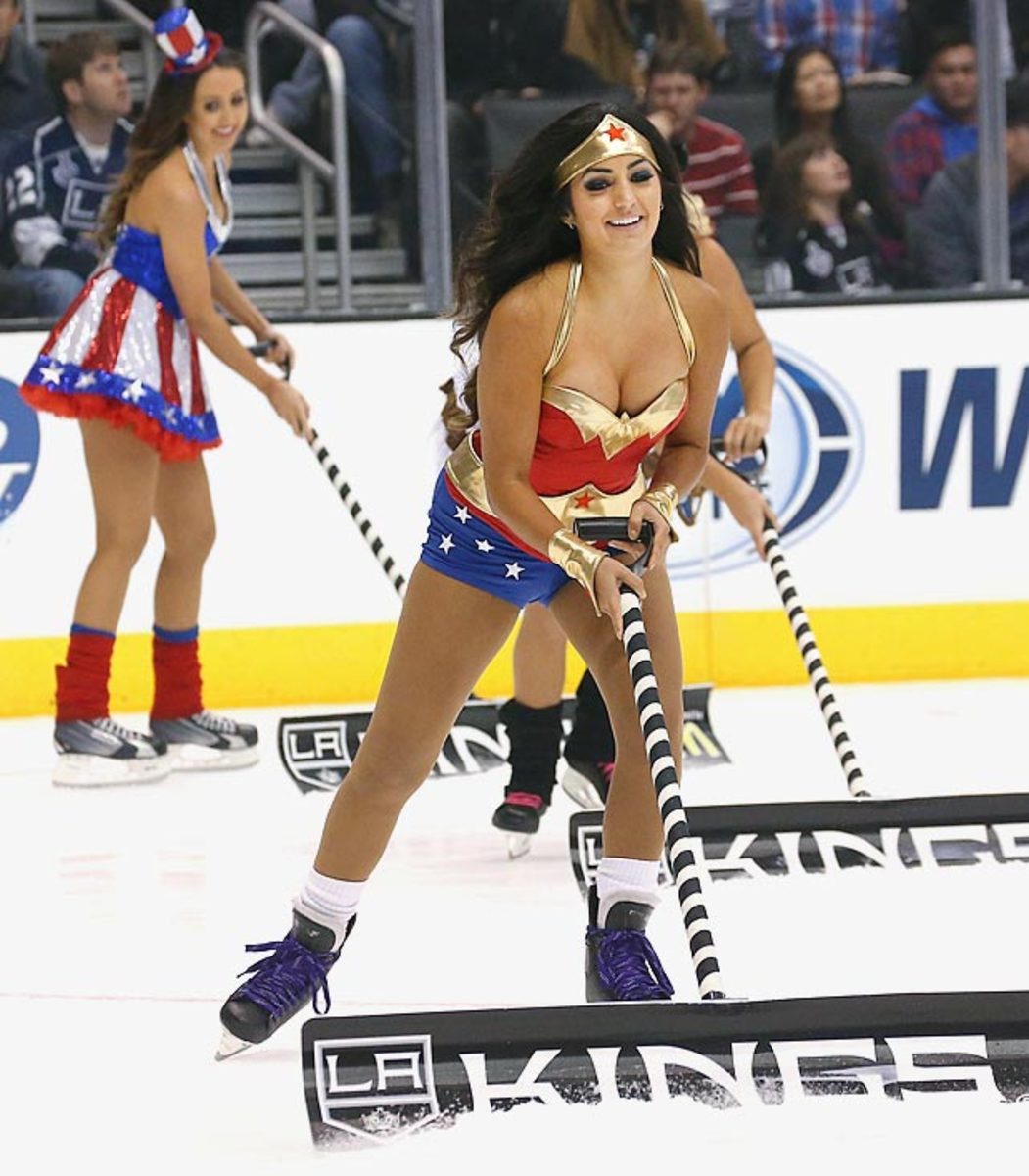 140505161058-los-angeles-kings-ice-crew-girls-186402966-single-image-cut.jpg