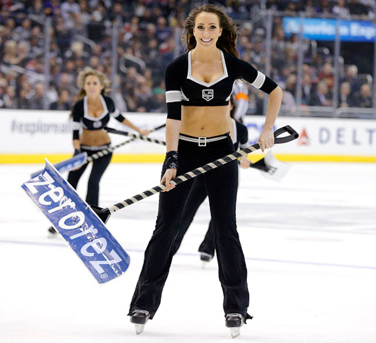 140505161148-los-angeles-kings-ice-crew-girls-269140320-011-capitals-at-kings-single-image-cut.jpg