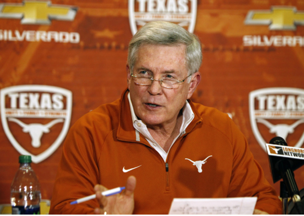 Mack Brown (Erich Schlegel/Getty Images)