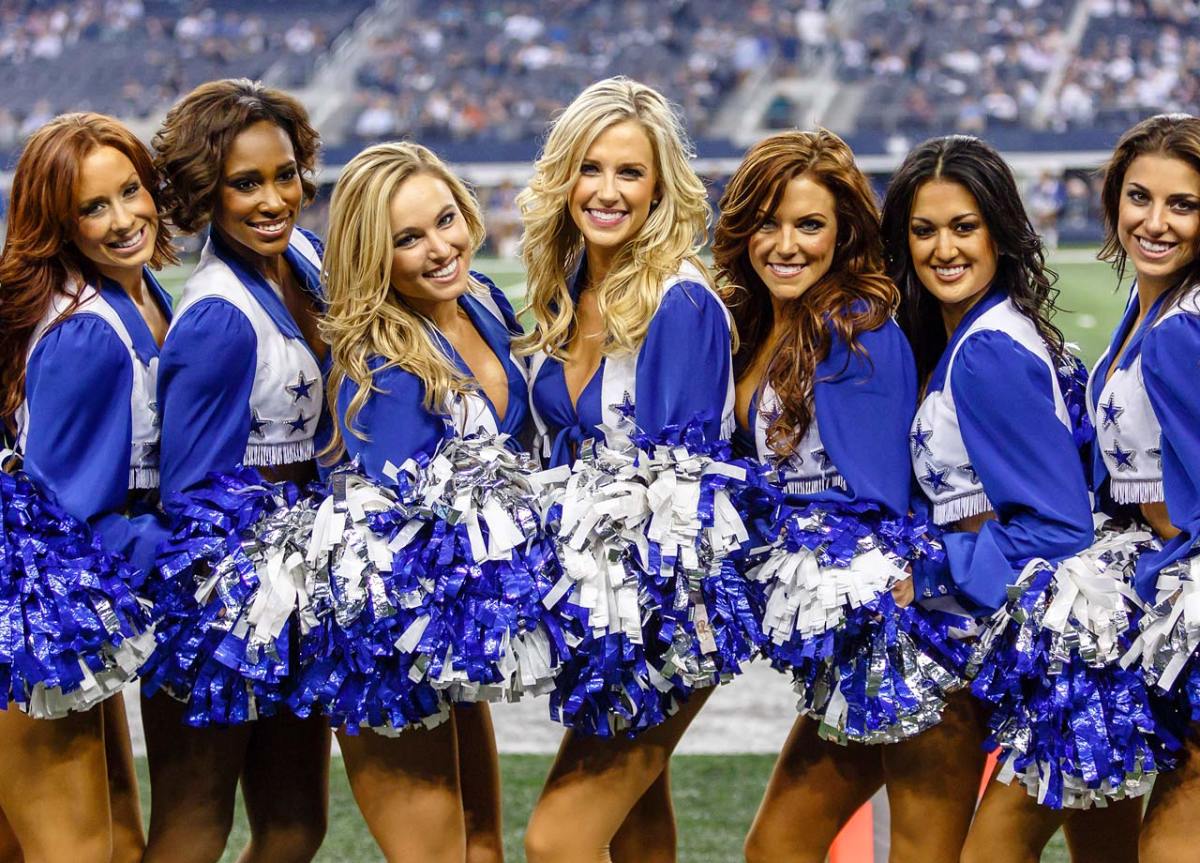 Dallas-Cowboys-cheerleaders-CEY1411271414_EAGLES_AT_COWBOYS.jpg