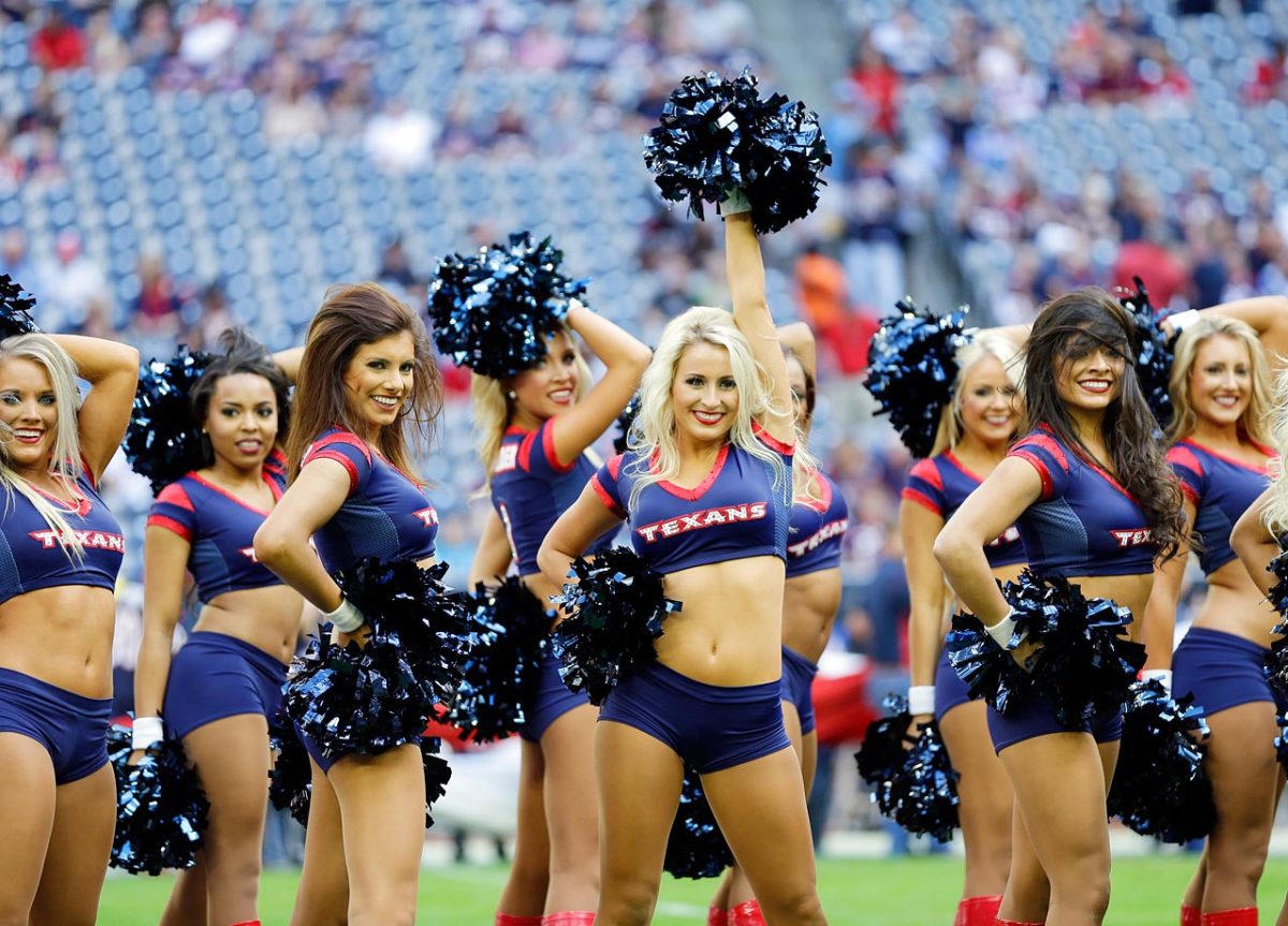 Houston-Texans-cheerleaders-AP354352778129_19.jpg