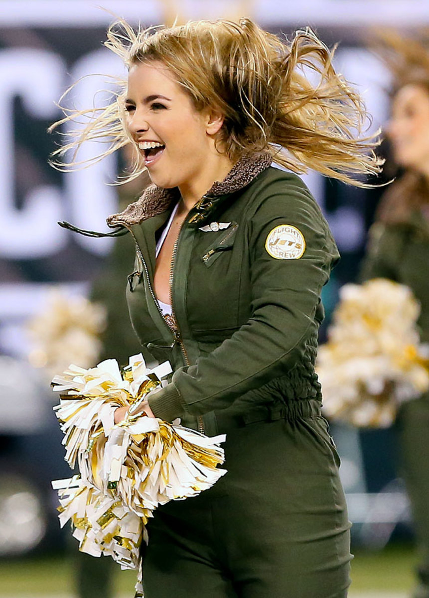 New-York-Jets-Flight-Crew-cheerleaders-CGV_120114036_Dolphins_Jets.jpg