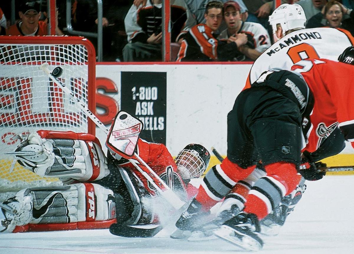 Former Sabres goaltender Dominik Hasek elected to Hall of Fame