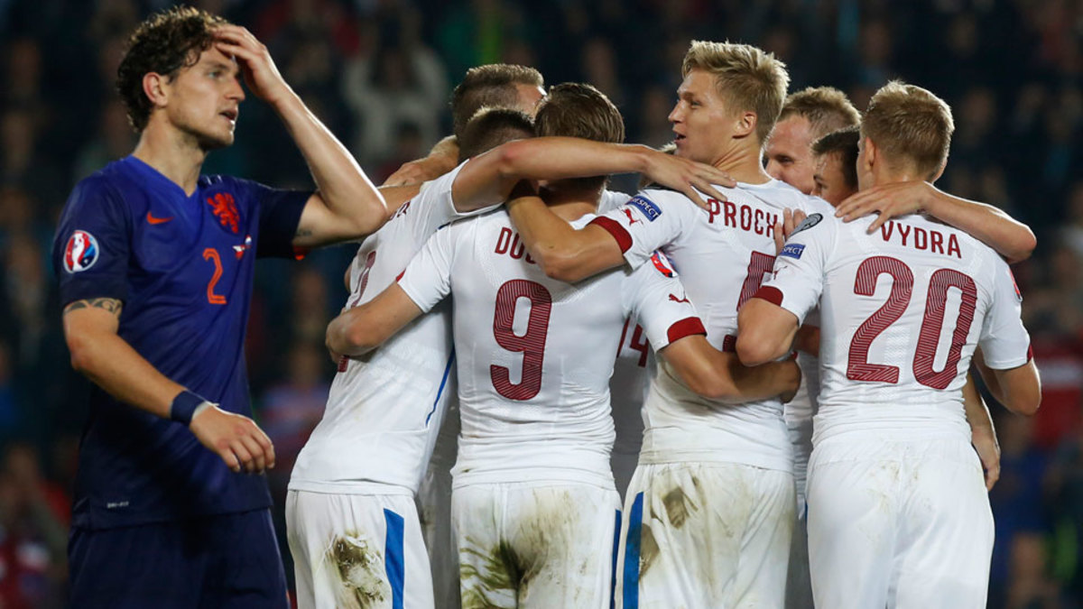 Czech Republic beats Netherlands 2-1 thanks to injury-time ...