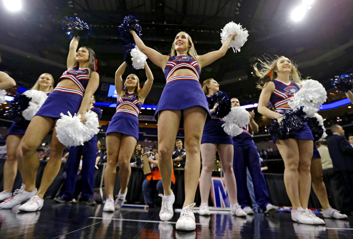 Robert-Morris-cheerleaders-AP585591224565_0.jpg