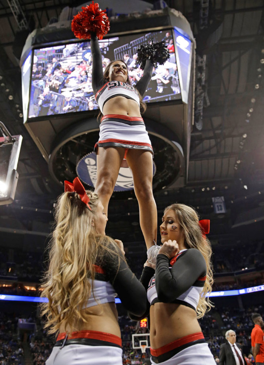 San-Diego-State-cheerleaders-AP663794652310_24.jpg