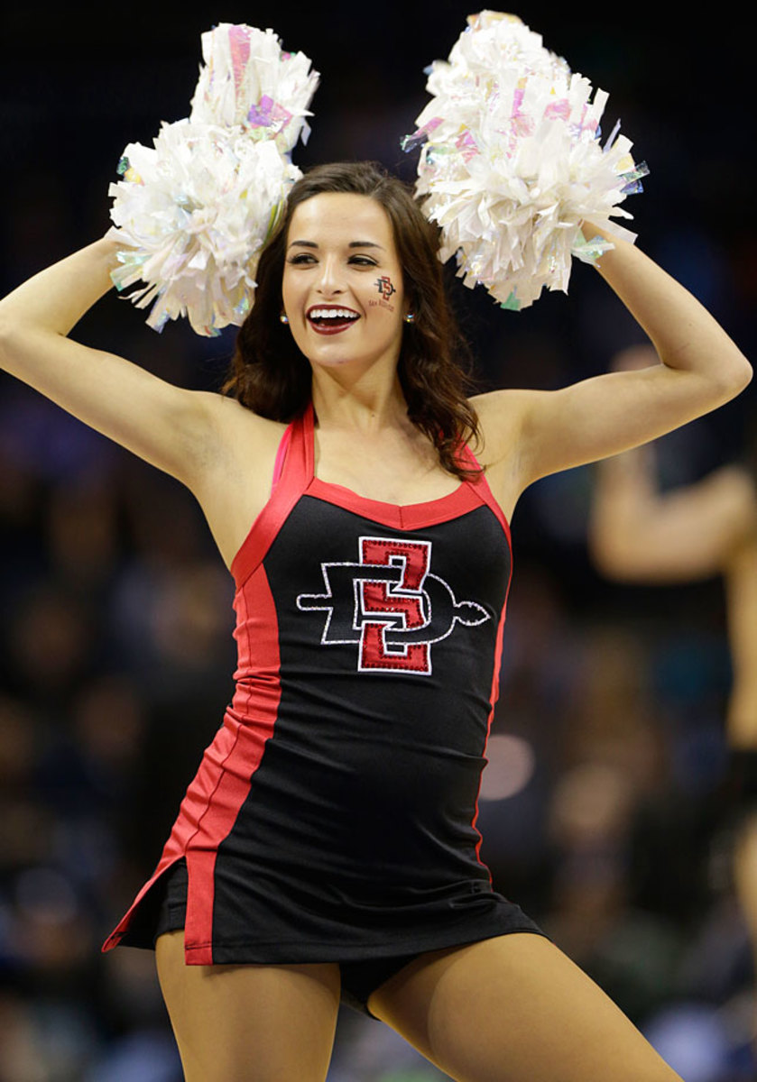 San-Diego-State-cheerleaders-AP447763674029_21.jpg