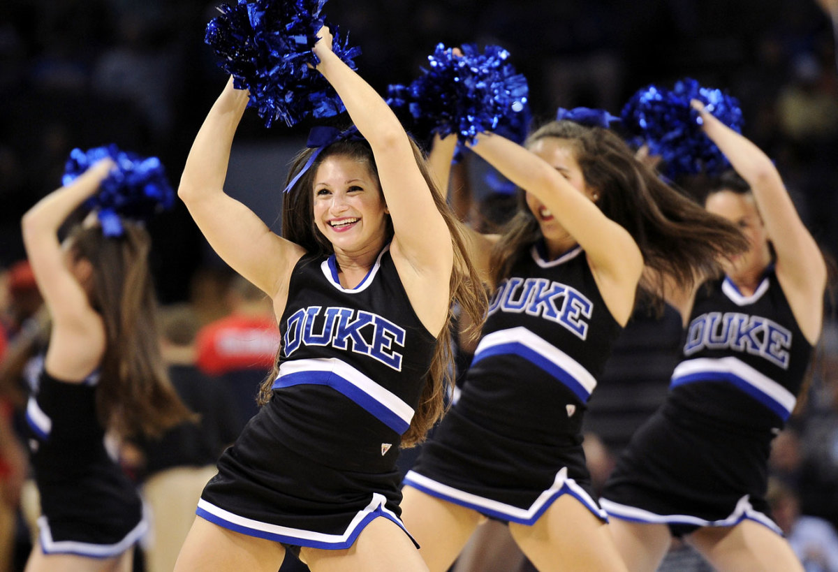 Duke-cheerleaders-467141716_10.jpg