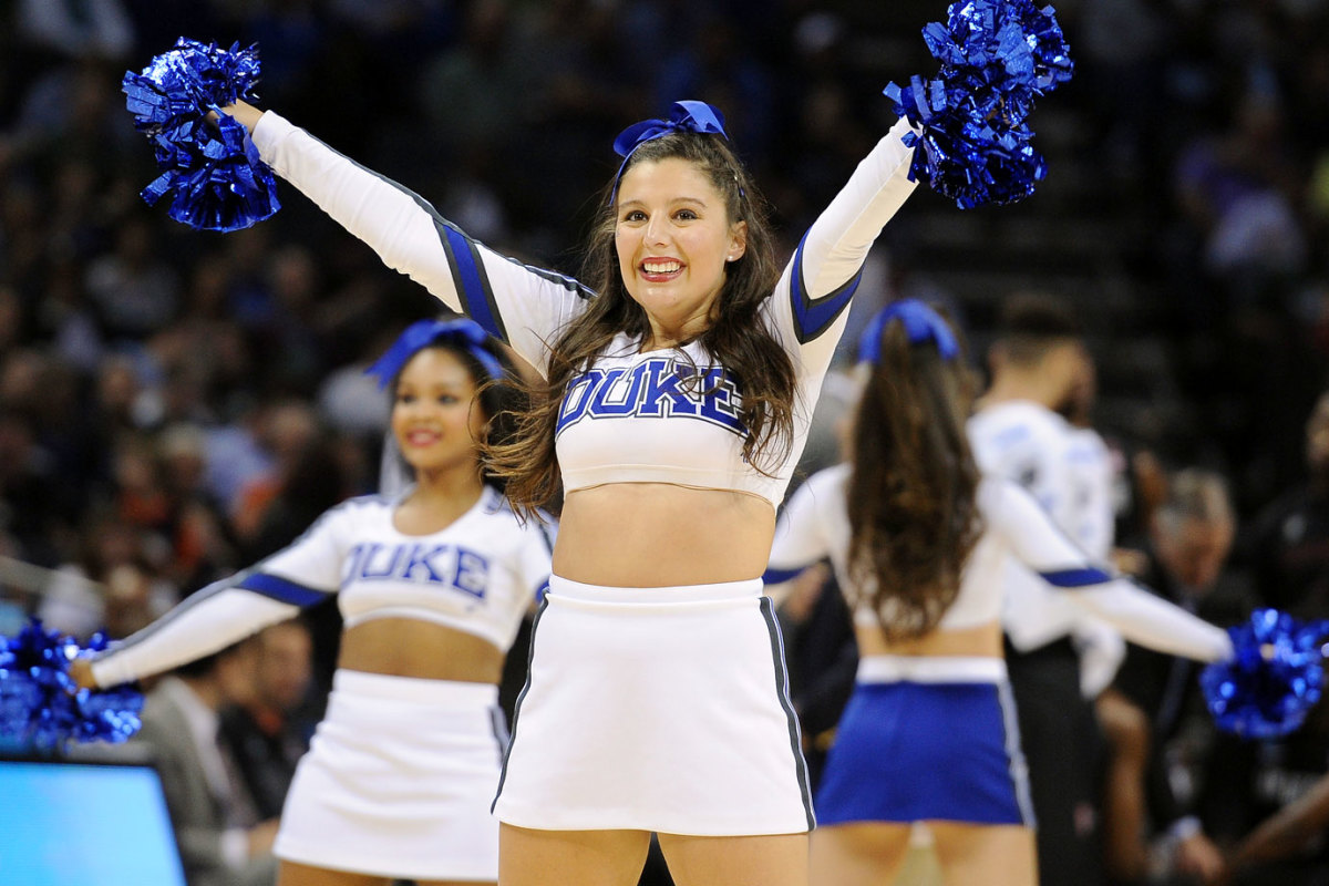 Duke-cheerleaders-467332260_10.jpg