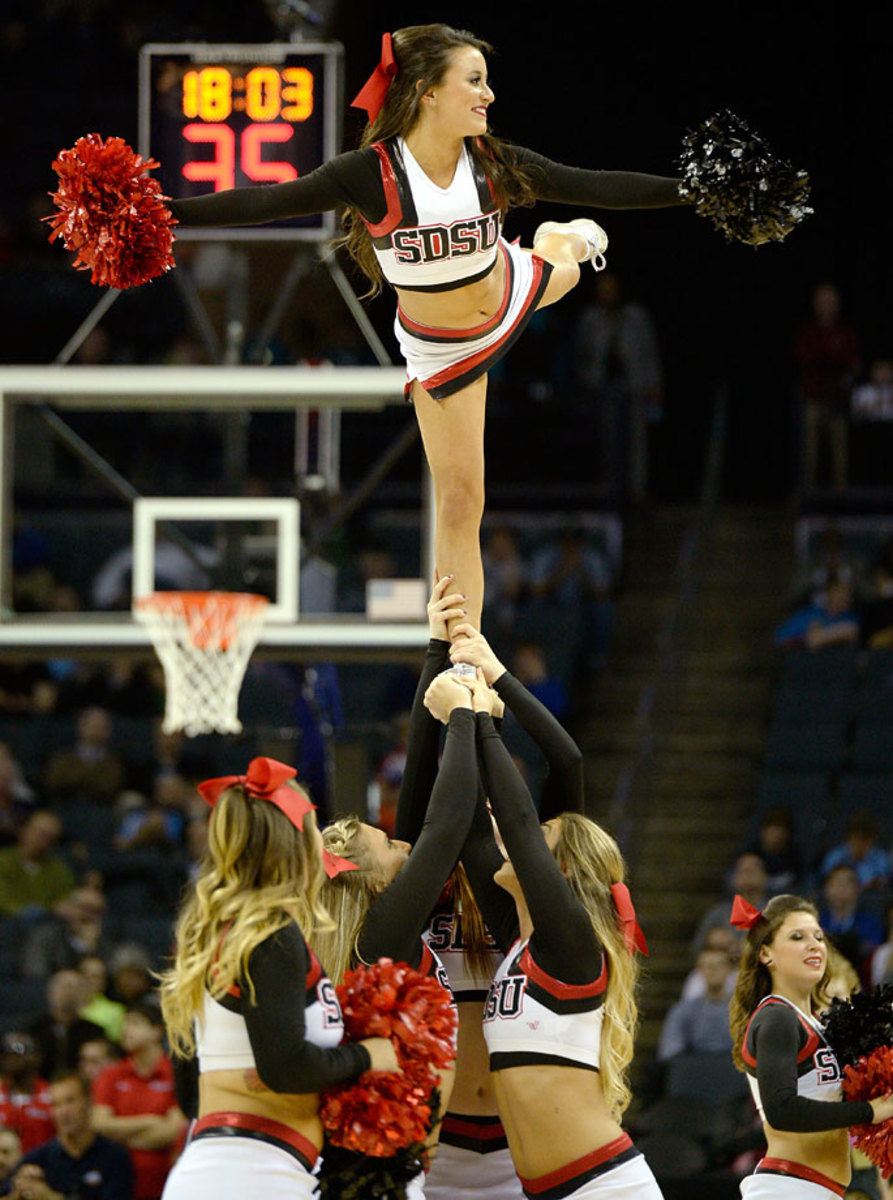 San-Diego-State-cheerleaders-467095148_10.jpg