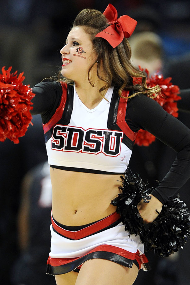 San-Diego-State-cheerleaders-467330750_10.jpg