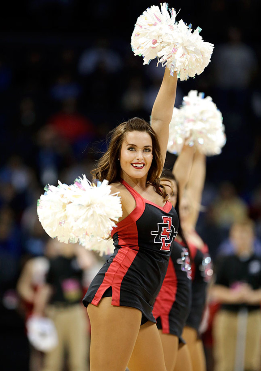 San-Diego-State-cheerleaders-AP208430772434_22.jpg