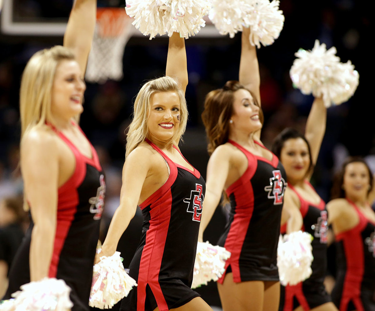 San-Diego-State-cheerleaders-467094952_10.jpg