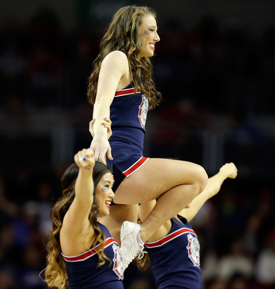 Gonzaga-cheerleaders-AP991026312125_0.jpg