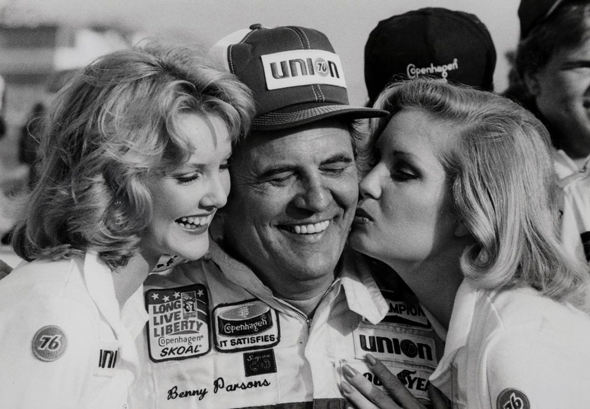 Benny-Parsons-Victory-Lane-kiss.jpg